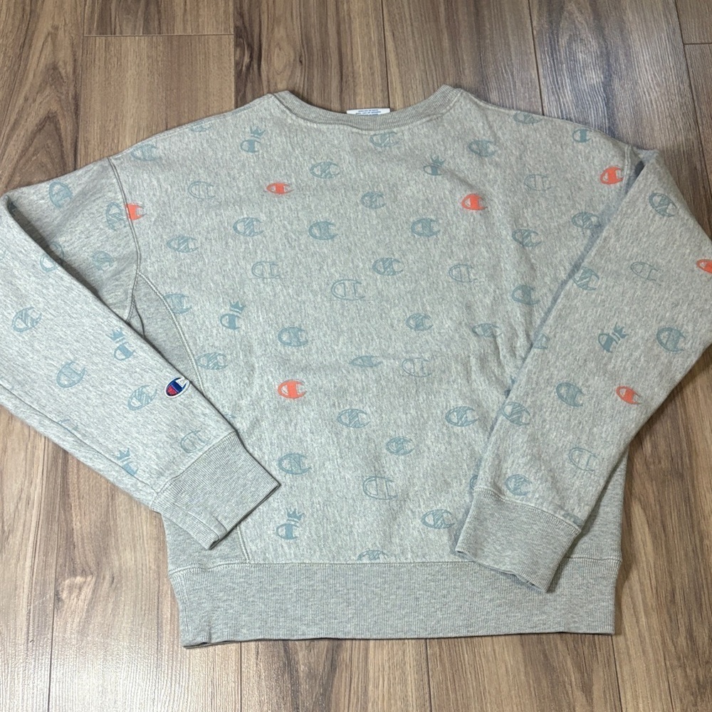 Champion Women's Gray Sweater with Red Accents - Picture 5 of 5